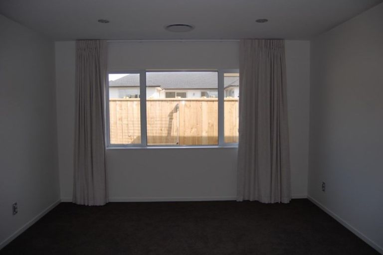 Photo of property in 20 Papa Orchard Drive, Kumeu, 0810