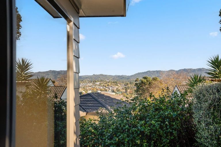 Photo of property in 18 Mckinley Road, Sunnyvale, Auckland, 0612