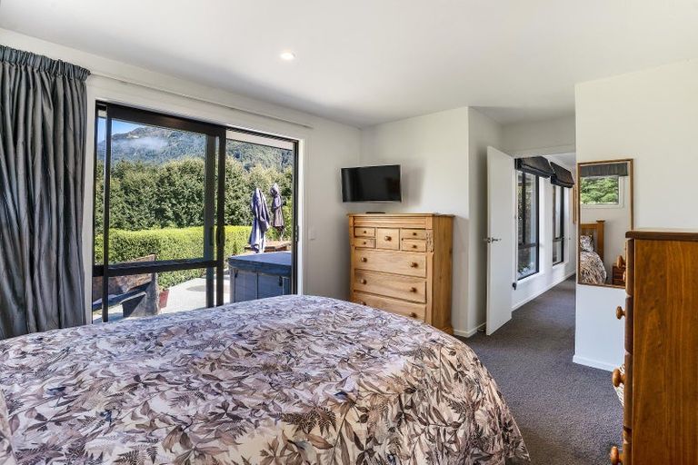 Photo of property in 10 Cove Lane, Mount Creighton, Queenstown, 9371