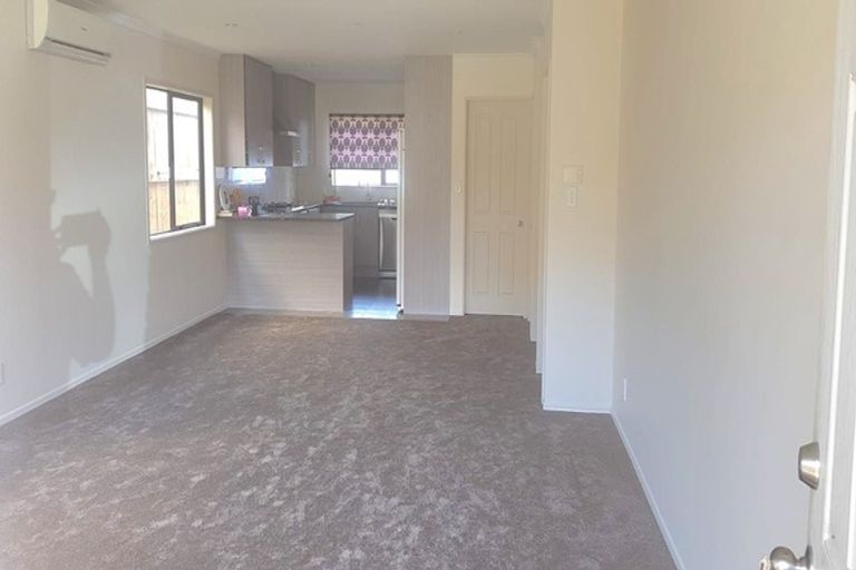 Photo of property in 2 Staten Place, Mangere, Auckland, 2022