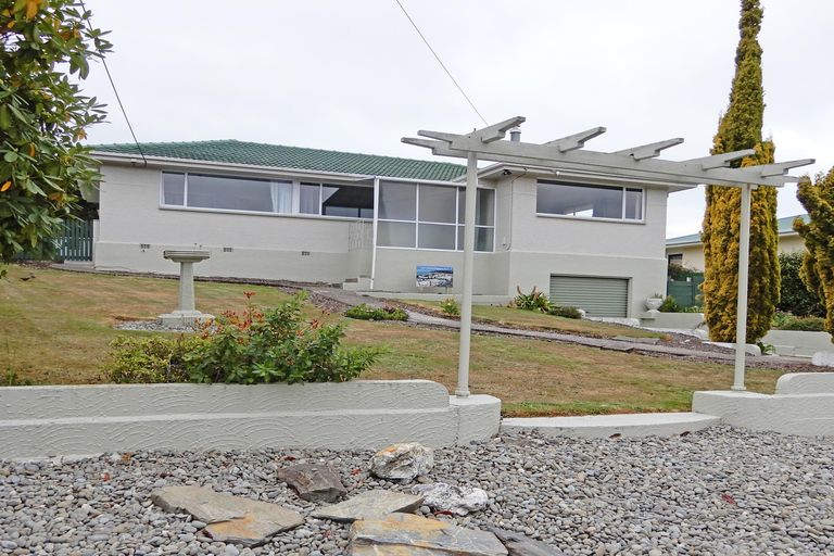 Photo of property in 8 Oxford Street, Holmes Hill, Oamaru, 9401