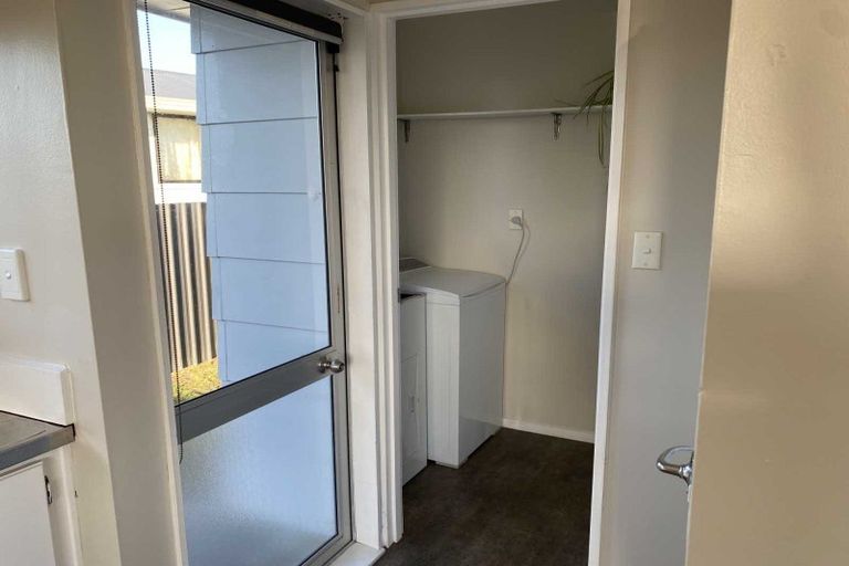 Photo of property in 12 Karyn Street, Castlecliff, Whanganui, 4501