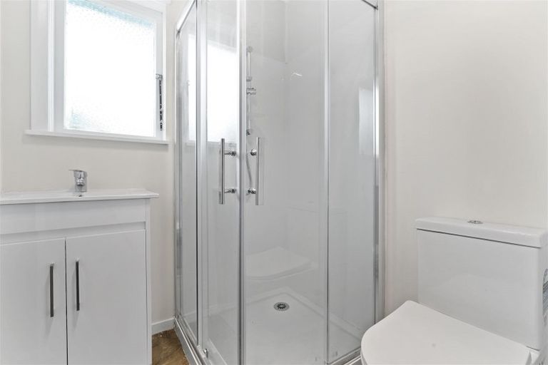 Photo of property in 1 Sutton Crescent, Papakura, 2110