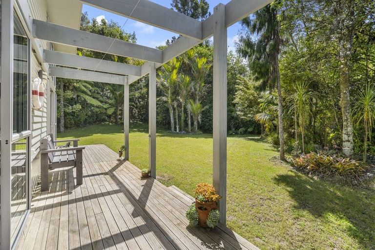 Photo of property in 10 Beach Street, Sandspit, Warkworth, 0982