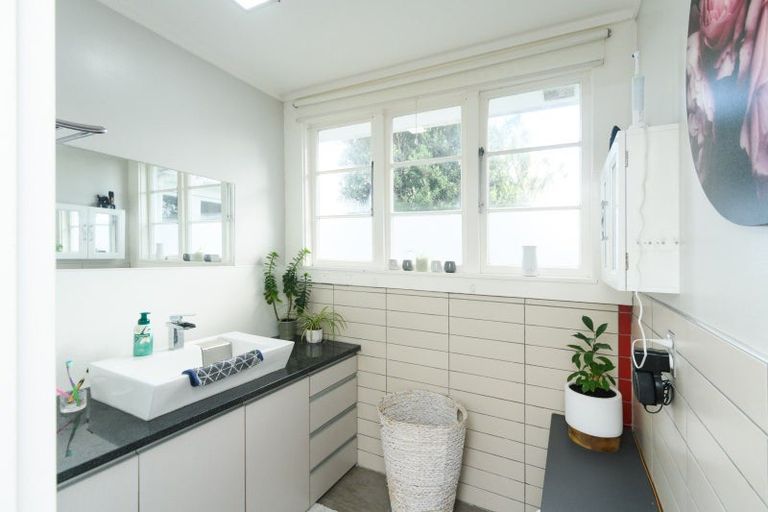 Photo of property in 110 Limbrick Street, Terrace End, Palmerston North, 4410
