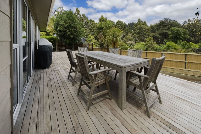 Photo of property in 113 Wirihana Road, Titirangi, Auckland, 0604