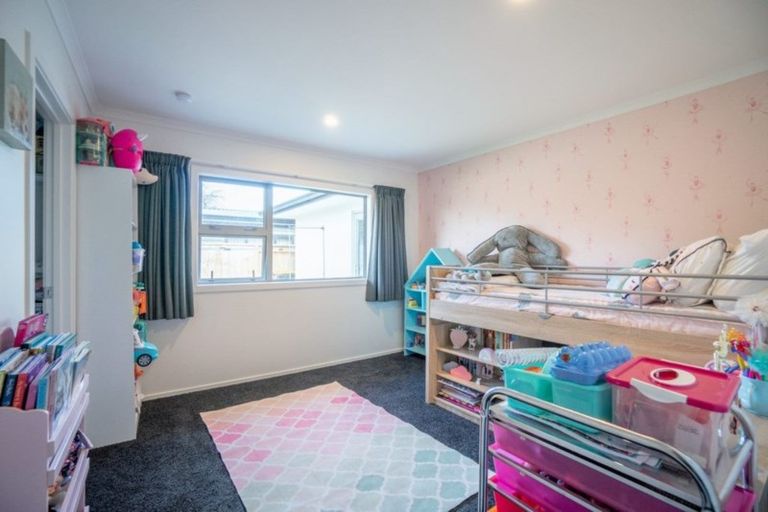 Photo of property in 6 Waimarama Court, Roslyn, Palmerston North, 4414