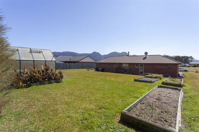 Photo of property in 5 Ruataniwha Drive, Collingwood, 7073