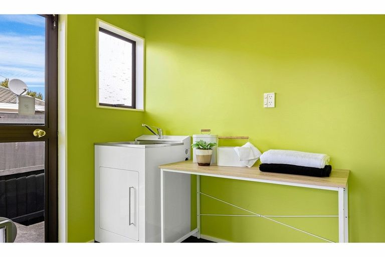 Photo of property in 1/53 Arcon Drive, Broomfield, Christchurch, 8042