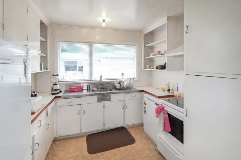 Photo of property in 5 Whanganui Street, Miramar, Wellington, 6022