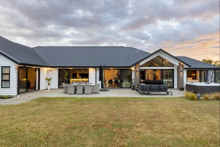 Photo of property in 18 Parlane Drive, Huapai, Kumeu, 0810