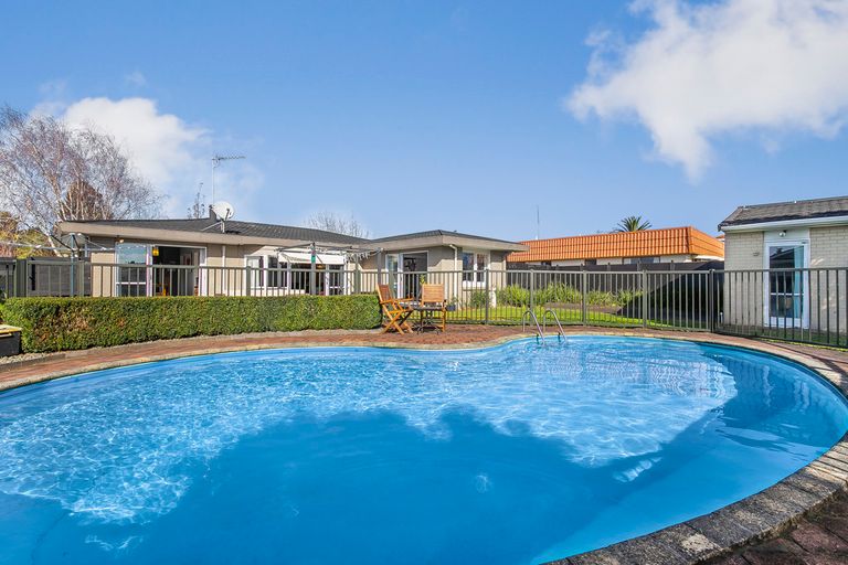 Photo of property in 17 Joyce Street, Pahurehure, Papakura, 2113