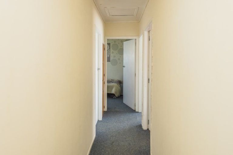 Photo of property in 12 Mosston Road, Castlecliff, Whanganui, 4501