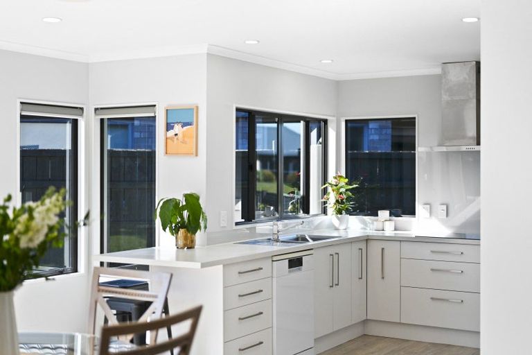 Photo of property in 13 Mangakoea Place, St Andrews, Hamilton, 3200