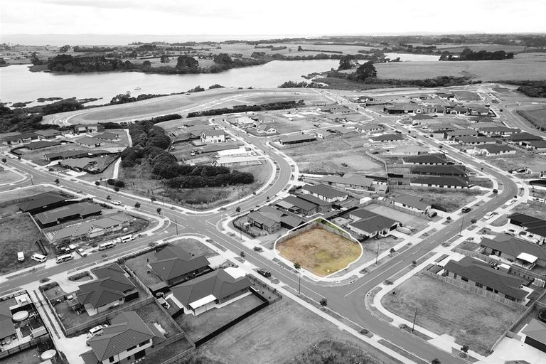 Photo of property in 6 Dame Nganeko Drive, Glenbrook, 2681