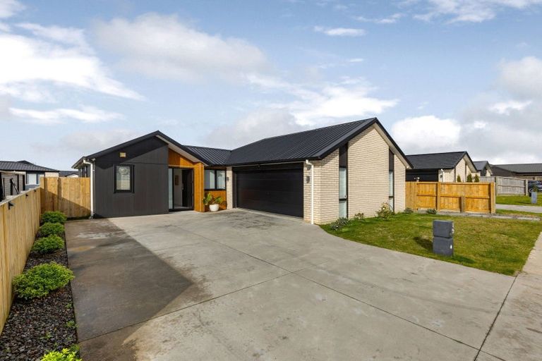 Photo of property in 19 Inuwai Street, Glenview, Hamilton, 3206