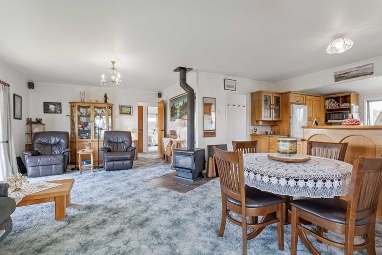 Photo of property in 5c Lindaver Grove, Merrilands, New Plymouth, 4312