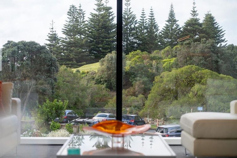 Photo of property in 14 Garden Road, Raumati Beach, Paraparaumu, 5032