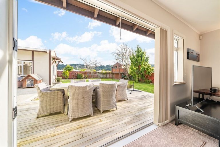 Photo of property in 24 Glen Road, Stokes Valley, Lower Hutt, 5019