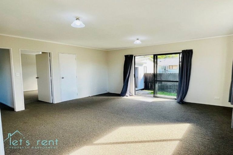 Photo of property in 52 Rosella Road, Mangere East, Auckland, 2024