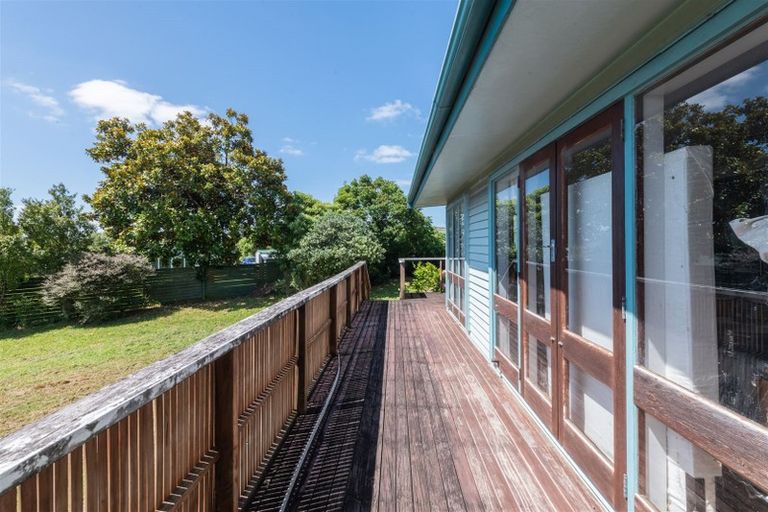Photo of property in 4 Brandon Road, Glen Eden, Auckland, 0602