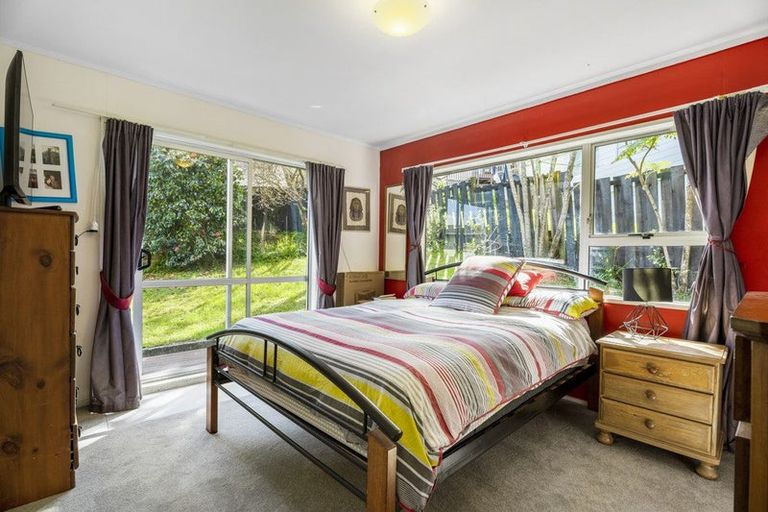 Photo of property in 2/19 Simon Ellice Drive, Bayview, Auckland, 0629