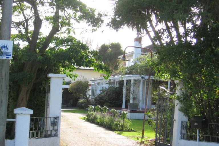 Photo of property in 33 Norton Park Avenue, Fairfield, Lower Hutt, 5011