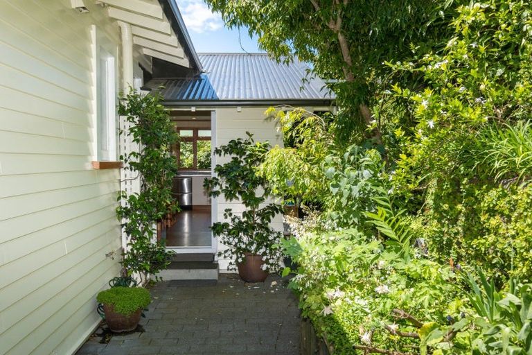 Photo of property in 35 Goldsmith Road, Hospital Hill, Napier, 4110