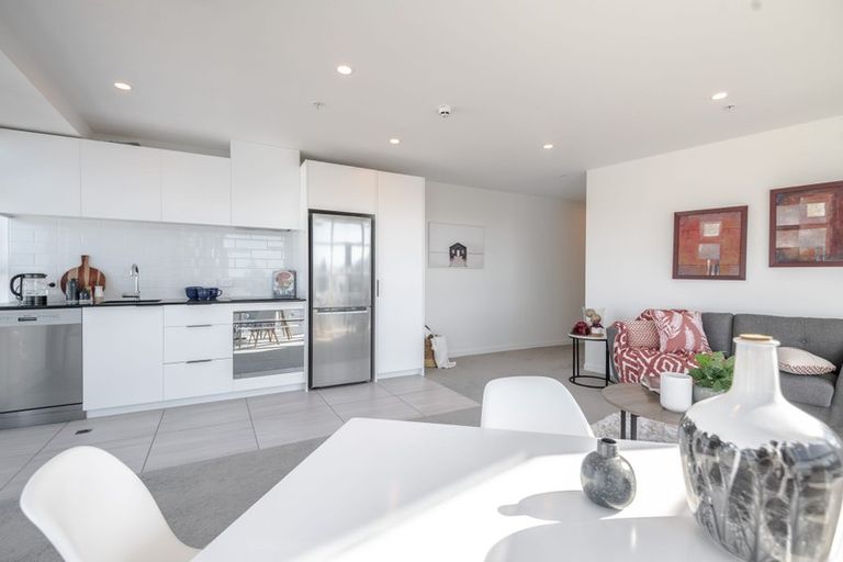 Photo of property in Pinnacle On Victoria, 1401/160 Victoria Street, Te Aro, Wellington, 6011