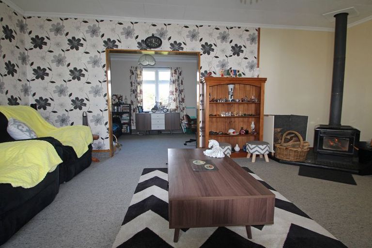 Photo of property in 52 Wellington Street, Enfield, Oamaru, 9491