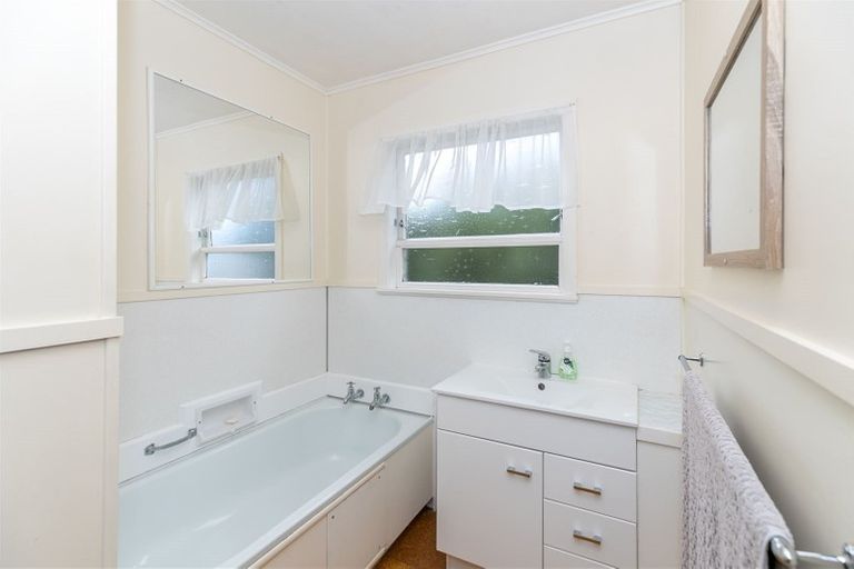 Photo of property in 3 Totara Drive, St Andrews, Hamilton, 3200