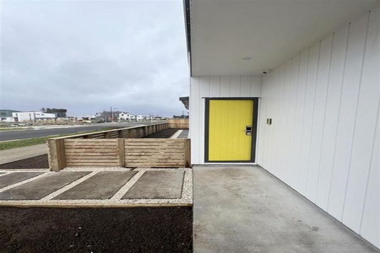 Photo of property in 23 Clayden Shuttleworth Street, Papakura, 2110