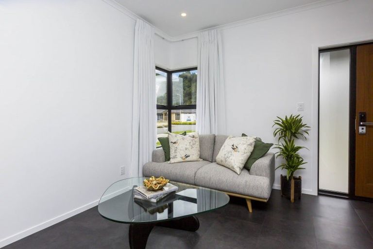 Photo of property in 2 Fitch Lane, Wallaceville, Upper Hutt, 5018