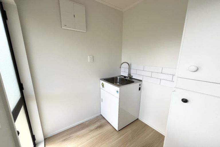 Photo of property in 87 Keegan Drive, Massey, Auckland, 0614