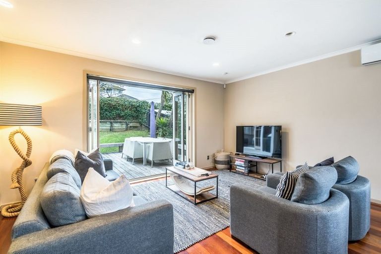 Photo of property in 1/15 Rodney Road, Northcote Point, Auckland, 0627
