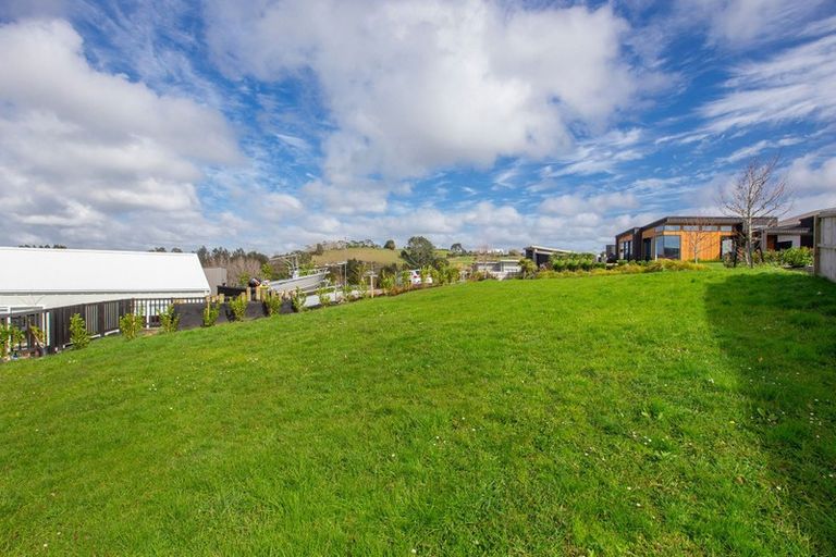 Photo of property in 37 Laly Haddon Place, Matakana, 0985
