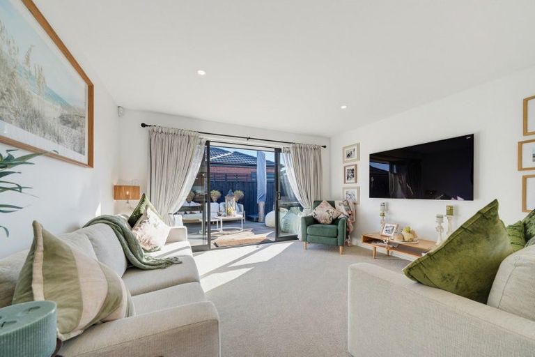 Photo of property in 16 Cam Mill Place, Rangiora, 7400