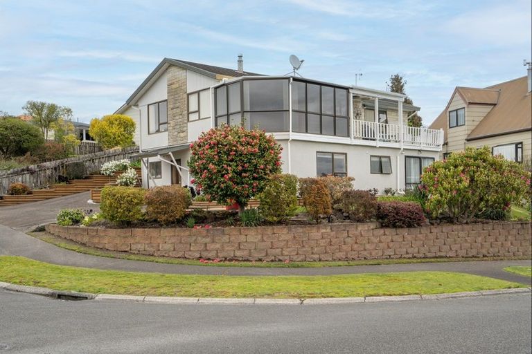Photo of property in 1 Gladstone Grove, Richmond Heights, Taupo, 3330