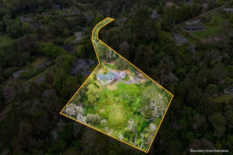 Photo of property in 10 Hobbs Road, Matakatia, Whangaparaoa, 0930