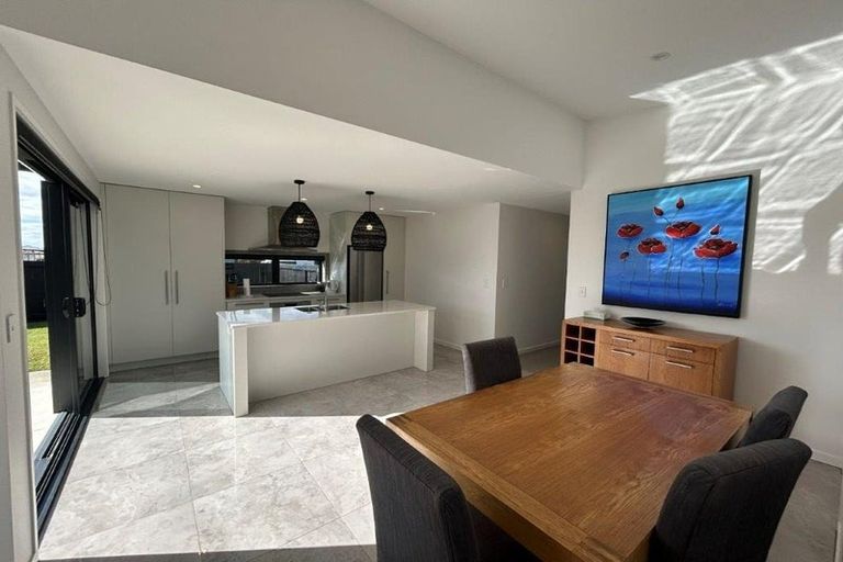 Photo of property in 2 Franks Way, Papamoa Beach, Papamoa, 3118