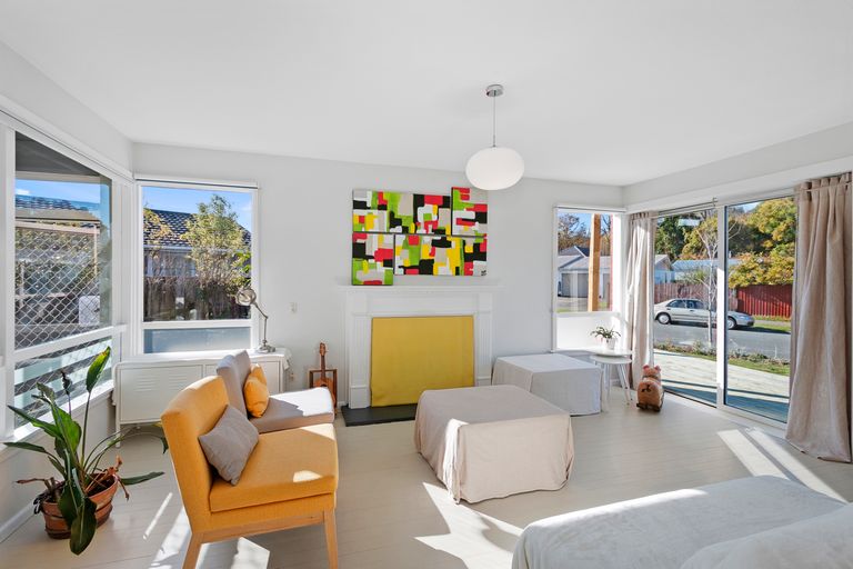 Photo of property in 6 Waiau Street, Cracroft, Christchurch, 8025