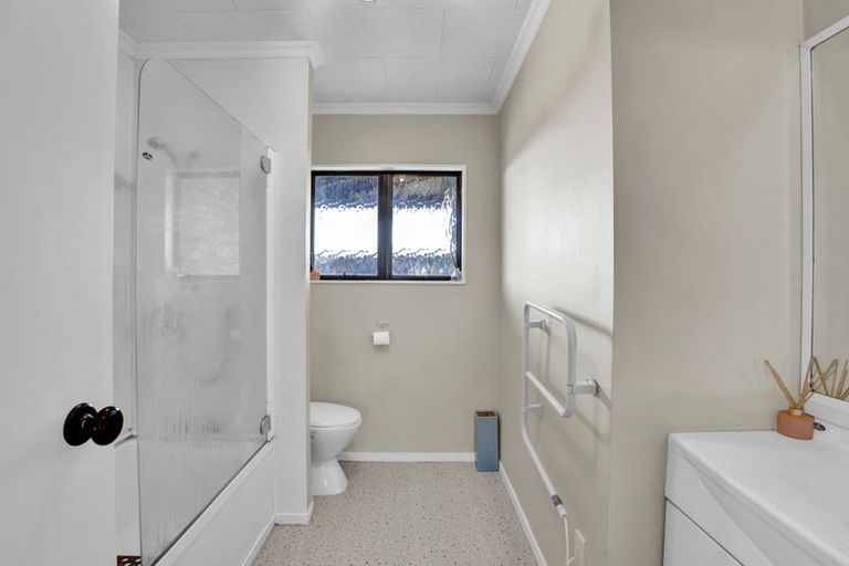 Photo of property in 15b Jade Place, Bell Block, New Plymouth, 4312