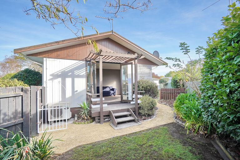 Photo of property in 49 Oldwood Street, Bishopdale, Christchurch, 8053