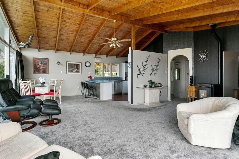 Photo of property in 8 Scenic Heights, Acacia Bay, Taupo, 3330