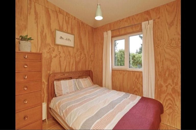 Photo of property in 5 Cross Street, Coalgate, 7673