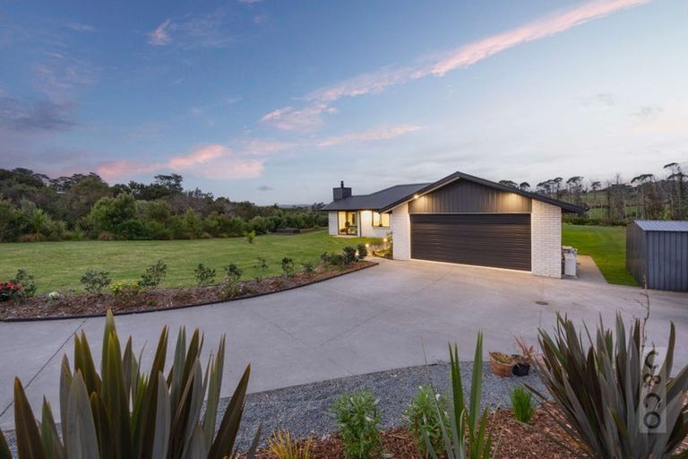 Photo of property in 225b Amreins Road, Taupaki, 0782