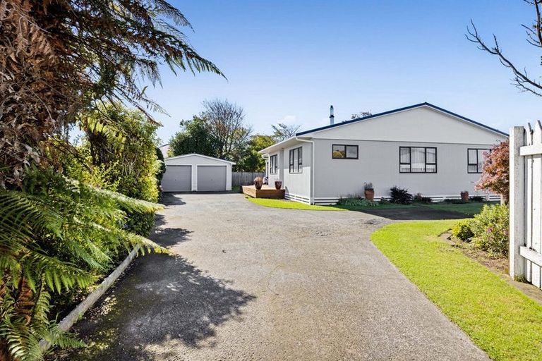 Photo of property in 18 Manuka Place, Hawera, 4610