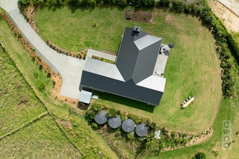 Photo of property in 225b Amreins Road, Taupaki, 0782