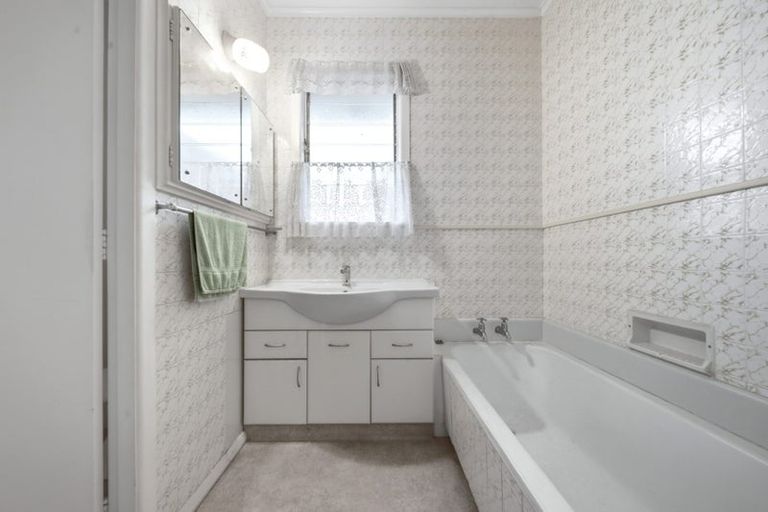 Photo of property in 64 Puhinui Road, Manukau, Auckland, 2104