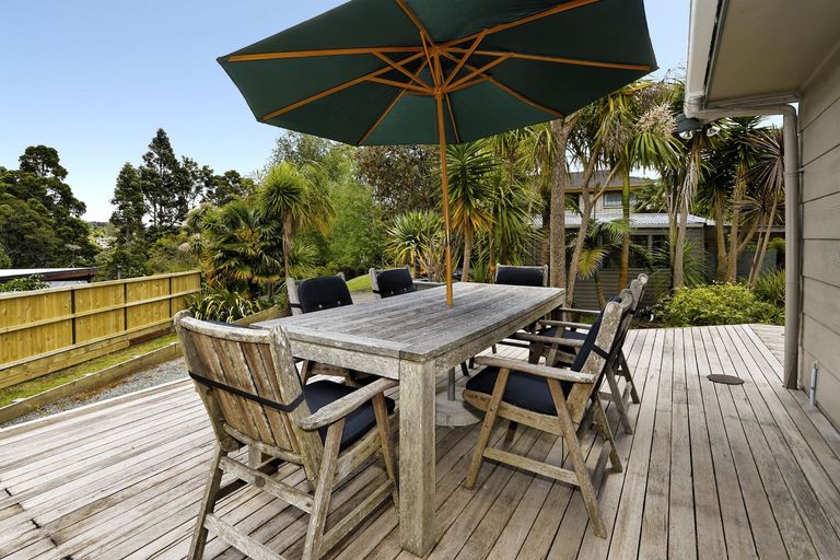 Photo of property in 113 Wirihana Road, Titirangi, Auckland, 0604